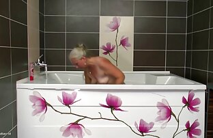XXX Schwarze Mädchen reife möpse auf der party.